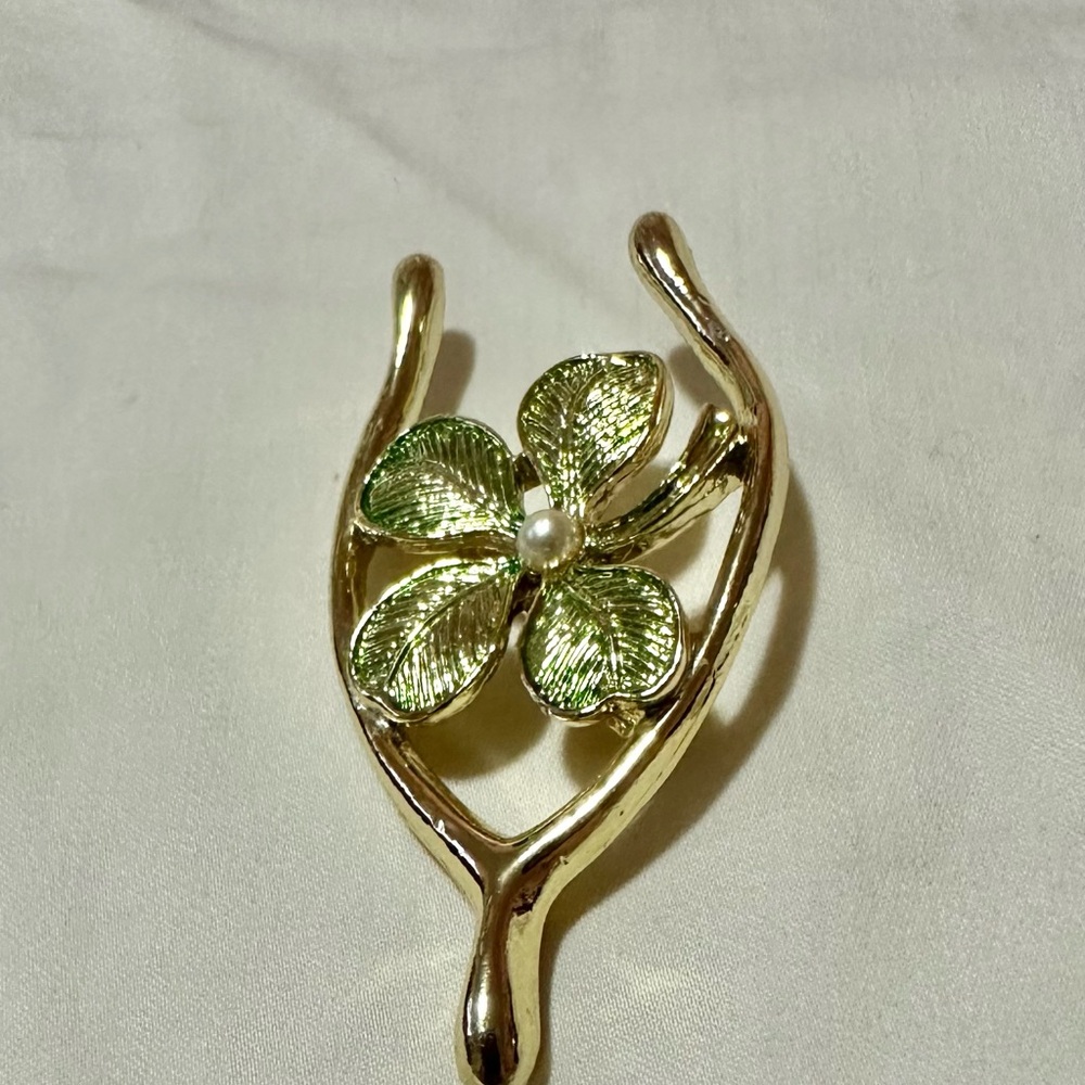 Shamrock Brooch/Pin